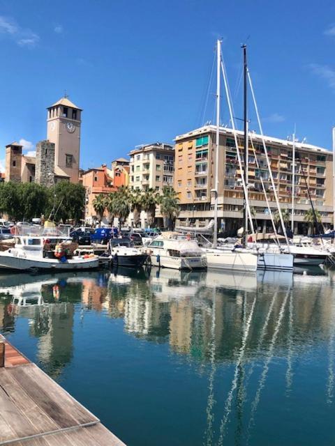 Ferienwohnung Sabrina'S Relax Fra Mare E Storia Savona Exterior foto